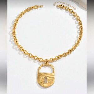 Lock Pendant Necklace M1427